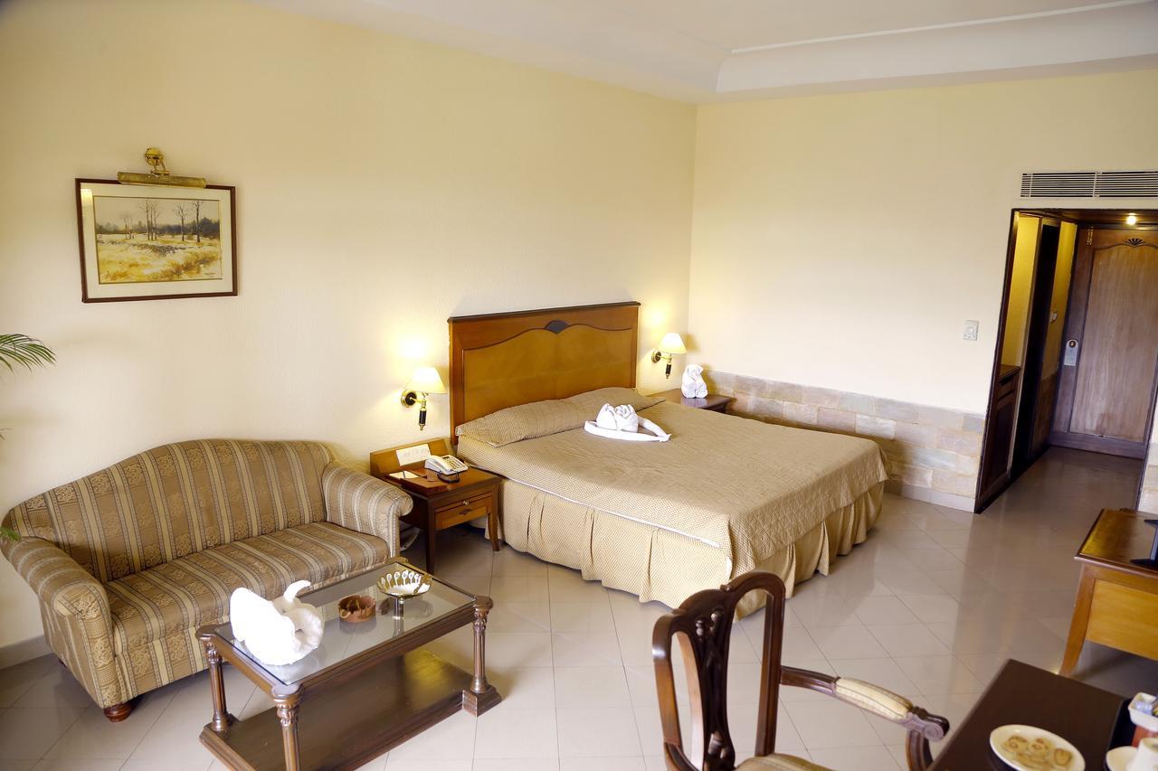 Golden Retreat Hotel Haldia Exterior photo