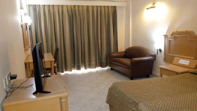 Golden Retreat Hotel Haldia Restaurant photo
